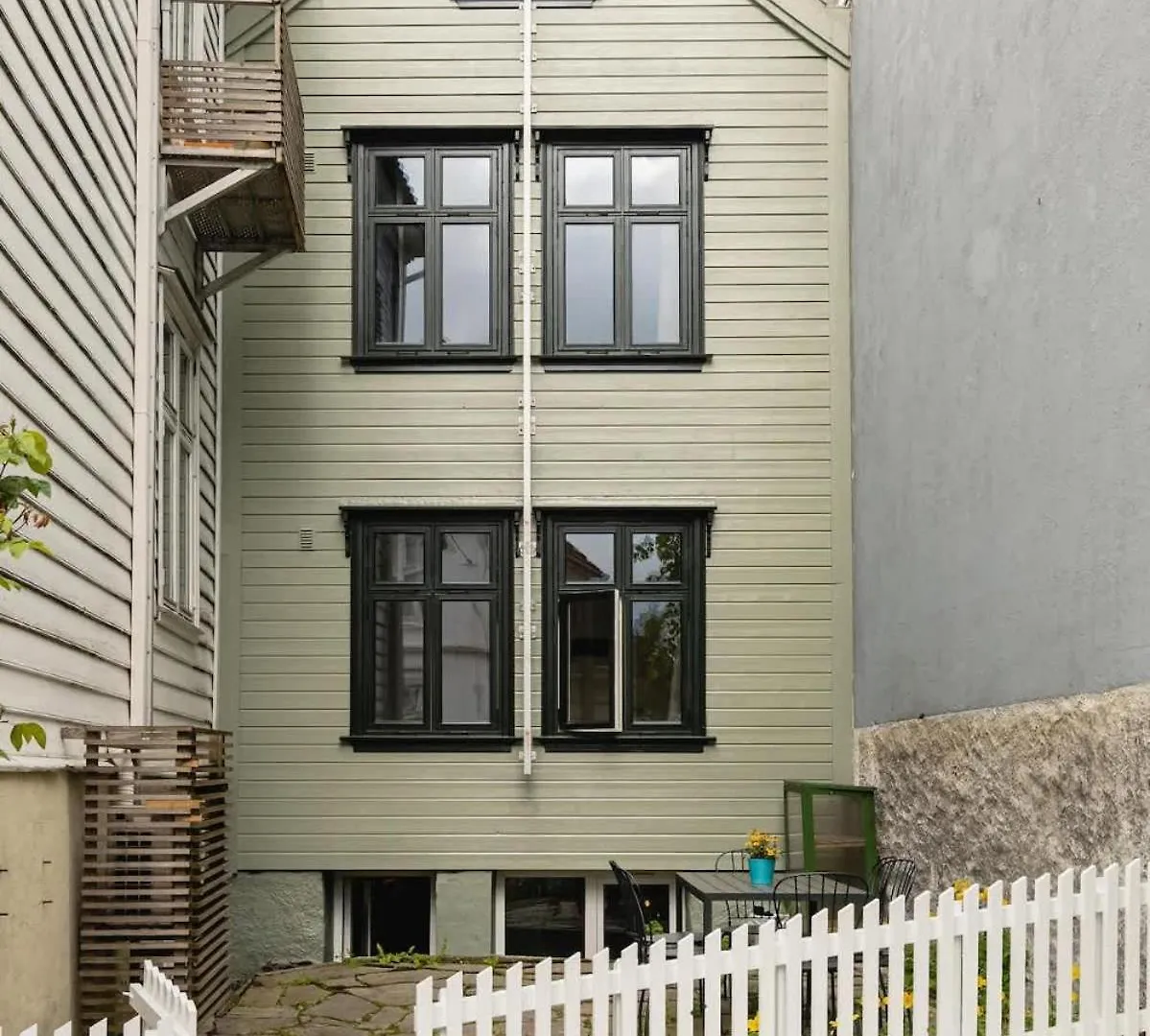 Dinbnb Homes I Idyllically Located 4-Bedroom Home Bergen Holiday home